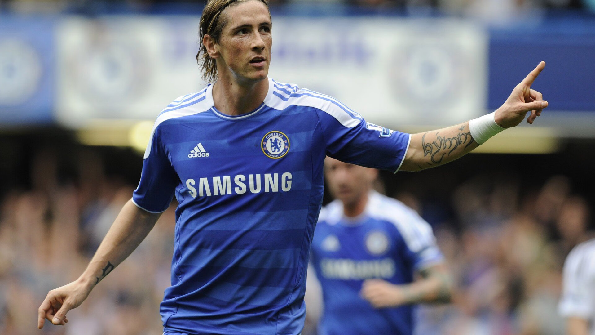 “泳池火花四溅!2025世界游泳锦标赛见证新纪录诞生”